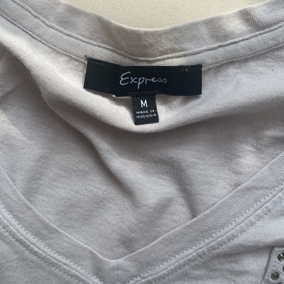 White V-Neck Top with Leopard Pocket - Picture 10 of 11